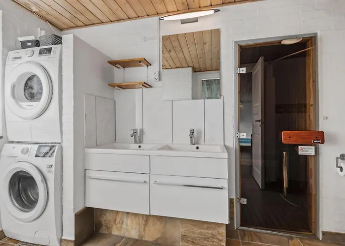 Pet Friendly In With Sauna Дом отдыха Блаванн